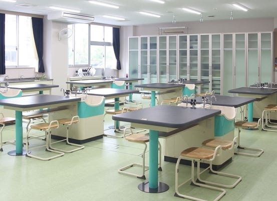 【賞与年2回！】ピッキングなどの倉庫作業スタッフ◎未経験ＯＫ◎土日祝休み◎日勤のみ イメージ1