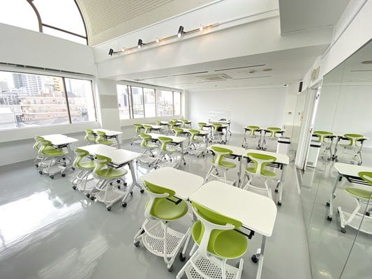 【年間休日125日＆残業月5h】未来のクリエイターを育てる美術教員｜賞与年2回／私学共済加入 イメージ1