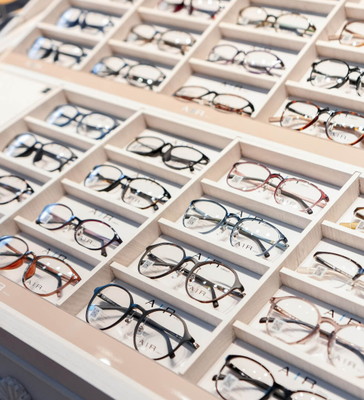 オンデーズの接客販売スタッフ｜ノルマなし×残業月7h未満｜仲間と協力して楽しく働く！休みも取りやすい イメージ1