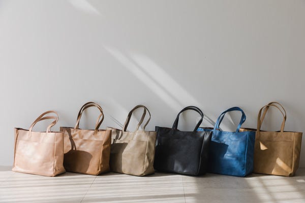 ネットショップ&nbsp;空いてる時間でOK&nbsp;週3日程度&nbsp;ネットショップ&nbsp;服/バッグ/雑貨の検品、発送作業 イメージ1