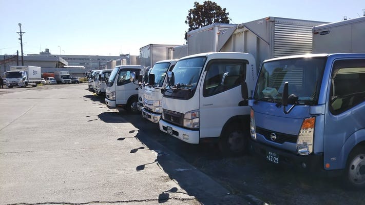 ２ｔ箱車で部材配送ドライバー イメージ1