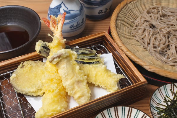 【ホールスタッフ大募集！】虎ノ門ヒルズのオフィスビル内おしゃれなそば店／未経験者活躍中♪ イメージ1