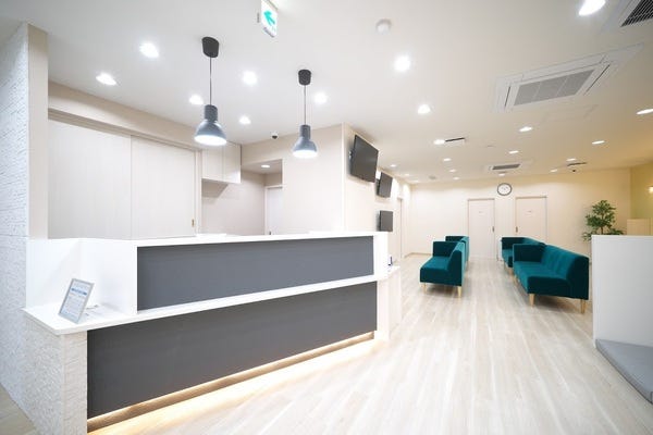 受付事務募集｜淀川区十三｜未経験・扶養歓迎｜1日4時間から可｜子育て応援｜診療9時5時｜中抜け少ない イメージ1