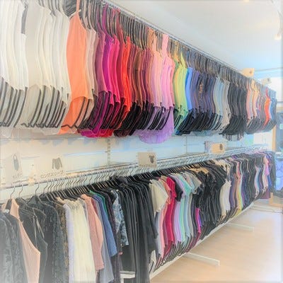 販売スタッフ ★未経験からでもバレエ・ダンス用品のフィッター／好きを仕事に イメージ1