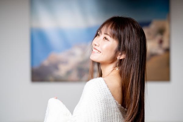 化粧品の販売スタッフ（正社員）&nbsp;|&nbsp;月給25万～&nbsp;|&nbsp;賞与年2回&nbsp;|&nbsp;転勤無&nbsp;|&nbsp;年間休日126日 イメージ1
