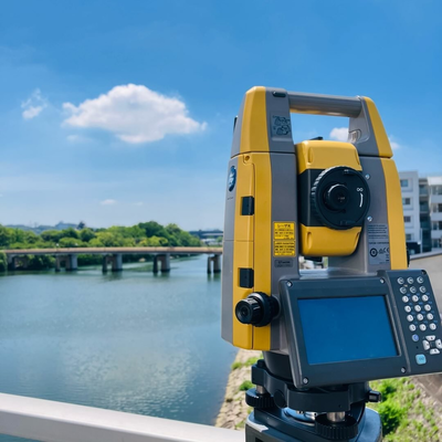 測量スタッフ(正社員/月給25万～/経験者優遇/未経験者大歓迎/週休2日制/岡山市） イメージ1