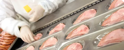 チャレンジする気持ちを応援◎食品工場の洗浄・殺菌業務／管理職／安定成長企業で活躍！正当な評価制度有 イメージ1