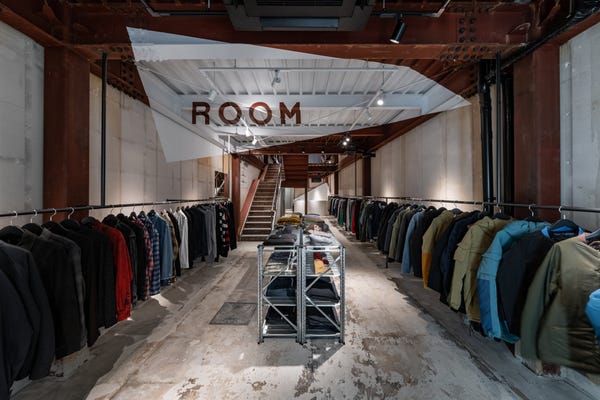 【未経験OK】人気アパレルブランドの店舗＆EC担当｜SNS・バイイングにも挑戦できる販売職 イメージ1