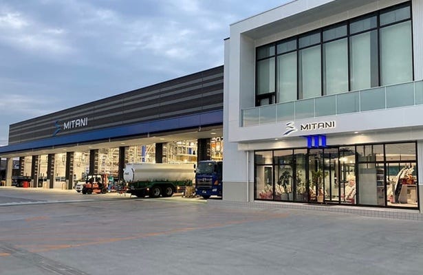 ◎急募／大型車のドライバー／最新設備の新工場勤務／シニア活躍中／往復1時間 イメージ1