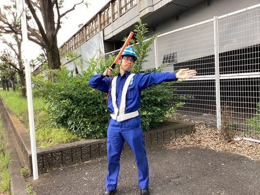 交通誘導スタッフ（シフト自由/直行・直帰OK）とある日は3時間勤務で終わることも！ イメージ1