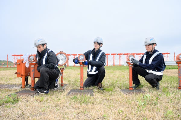 滑⾛路の技術職★賞与&nbsp;4.5&nbsp;ヶ⽉&nbsp;×&nbsp;&nbsp;年間休⽇&nbsp;120&nbsp;⽇／未経験か&nbsp;ら誇りある仕事と安定を両⽴ イメージ1