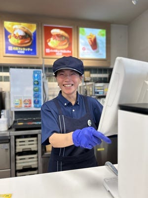 【丁寧につくるのは、ハンバーガーだけじゃない】未経験から始めるモスバーガーの店長候補 イメージ1