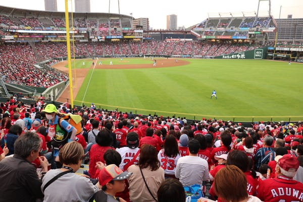 【2026年度★球場内VIPルームのアテンド】非日常空間で働きませんか？週2、3日～OK！経験者歓迎 イメージ1