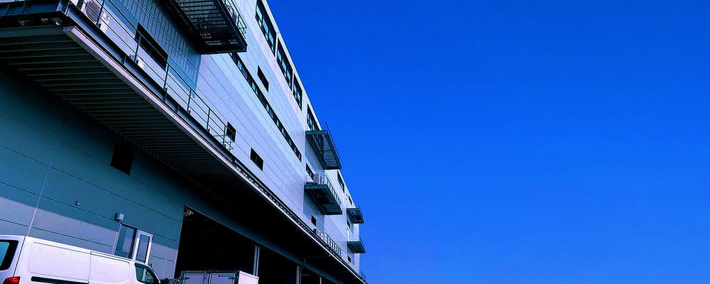 【羽田】農産物の流通・物流配送を手がけるグループの経理担当／経営層と近いポジション／年収450万～ イメージ1