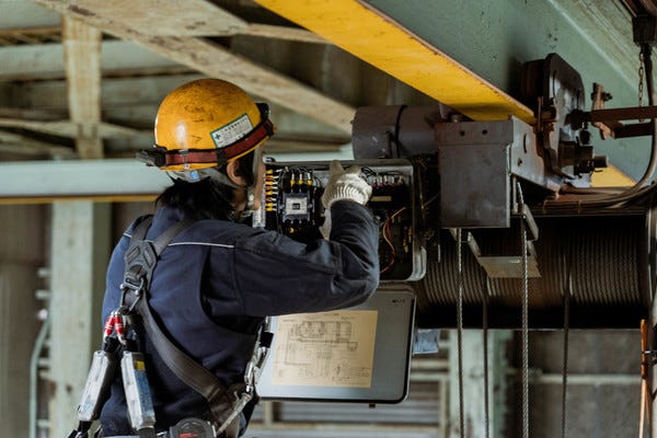 ◆昨年度賞与5ヶ月分◆ホイストクレーンのメンテナンス、施工◆ジムや食事補助などあり◆ イメージ1