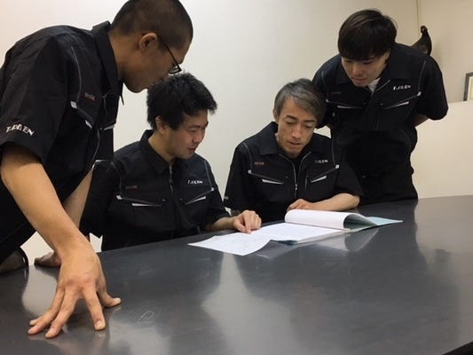 【板金加工スタッフ】土日休み／月給35万円～／残業代別途支給／転勤なし イメージ1