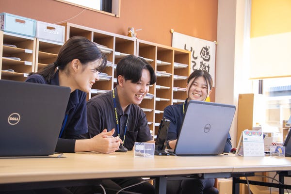 【接客スタッフ】飛込み営業やノルマ無し。未経験でも研修充実だから安心！ イメージ1