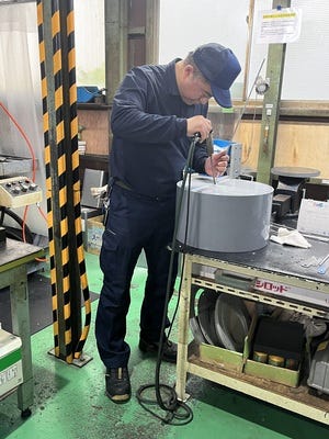 【工場作業員】&nbsp;耐食性ポンプの製造！未経験OK◎&nbsp;年間休日130日！ イメージ1