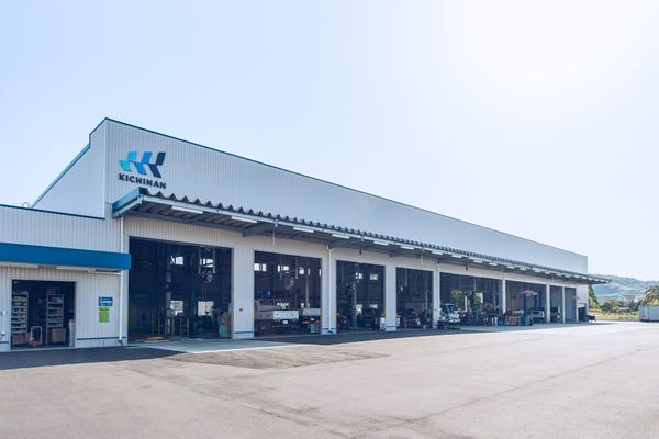 大型自動車整備士【幹部候補】\経験を活かし次世代リーダーへ/【月収37万円以上も可能！】 イメージ1