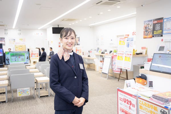 未経験から年収340万円以上｜ドコモの店舗スタッフ｜賞与6ヶ月実績 イメージ1
