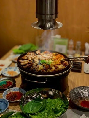 【経営基盤ガッチリの韓国酒場】店長候補◆月給30万円以上｜月8～9日休｜毎年昇給・賞与あり イメージ1