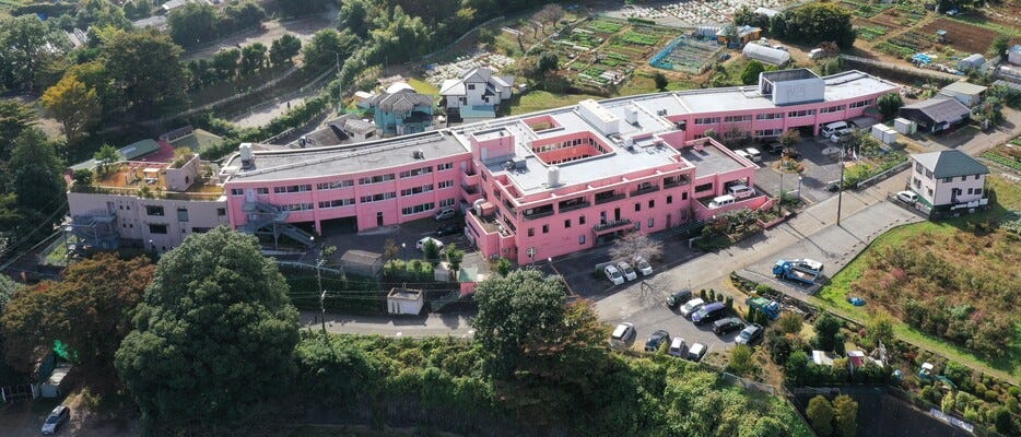 【川崎市】特別養護老人ホームでの介護業務✨月給30万円以上可能！／賞与3.6ヶ月分／残業ほぼなし◎ イメージ1