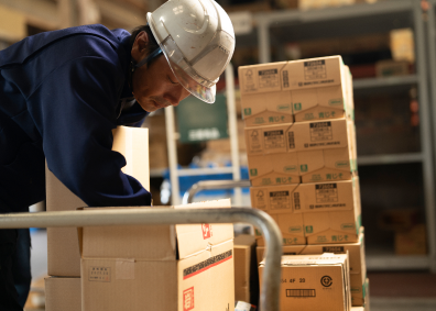 【中型トラックドライバー】固定ルート×日勤配送／入社祝金×安定収入×賞与年2回×資格支援／本宮営業所 イメージ1