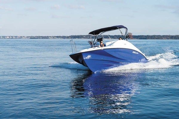 マリーナでの揚げ降ろし作業やレンタルボート業務 イメージ1