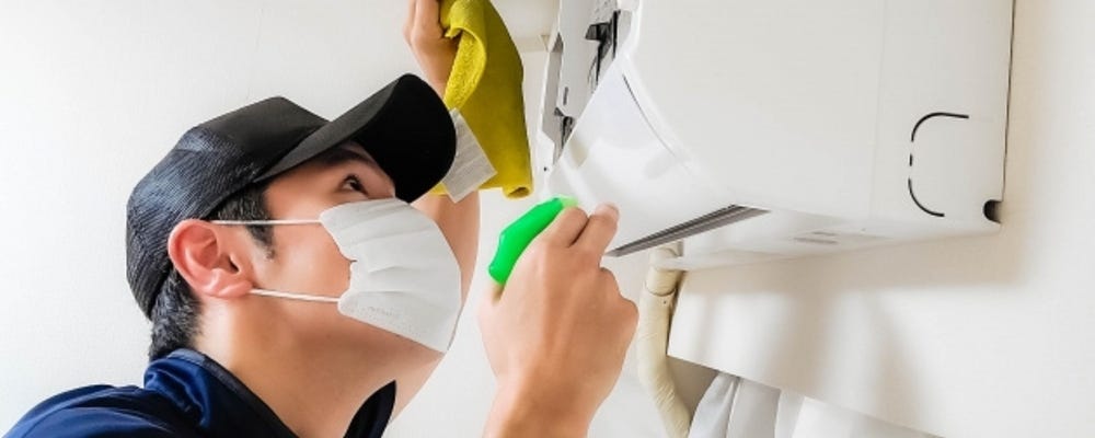 クリーニングスタッフ【月給25万～】2年目年収600万(店長例)｜未経験からも“手に職”つけたプロへ イメージ1