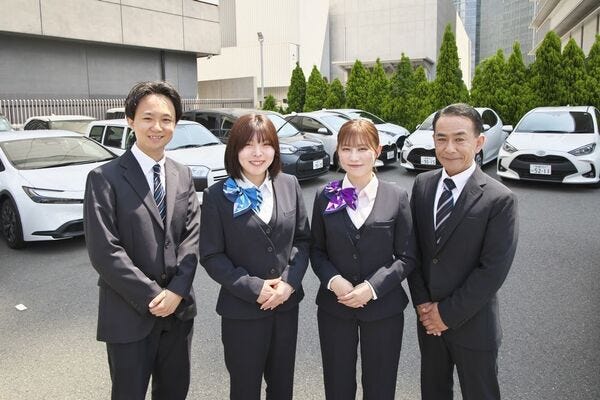 接客×クルマ好き歓迎！旅の始まりを、あなたの笑顔から。年休120日＋計画有給5日でオフも充実！ イメージ1