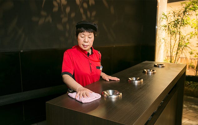 【駅直結＆扶養内OK】ワンフクオカビルディングの清掃スタッフ｜1日4h～◎女性×40～60代活躍中！ イメージ1