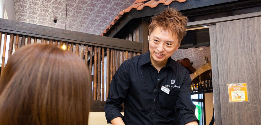 ＼バリ風レストラン「ベビフェ」で働く／&nbsp;店舗運営スタッフ（店長候補）&nbsp;★転勤なし&残業ほぼナシ イメージ1