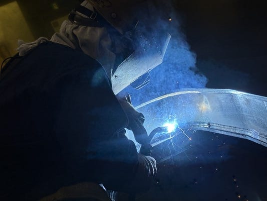 建設機械の製造スタッフ／完全週休2日制／残業少なめ／未経験歓迎／賞与年2回／社員食堂あり／車通勤OK イメージ1