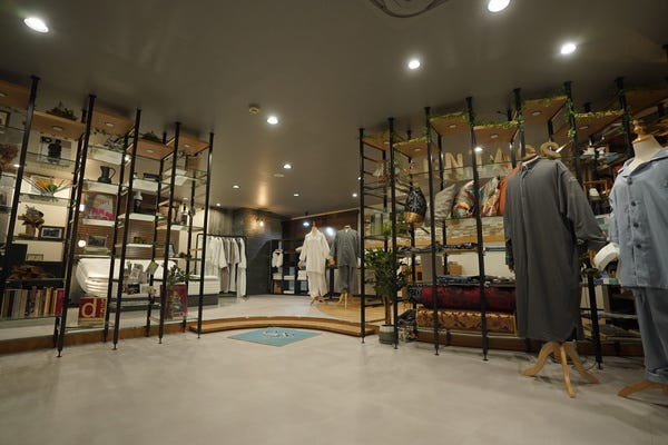 【販売営業】あなたがプロデュースするホテルが生まれるかも！&nbsp;/月給28万/土日祝完全休み イメージ1