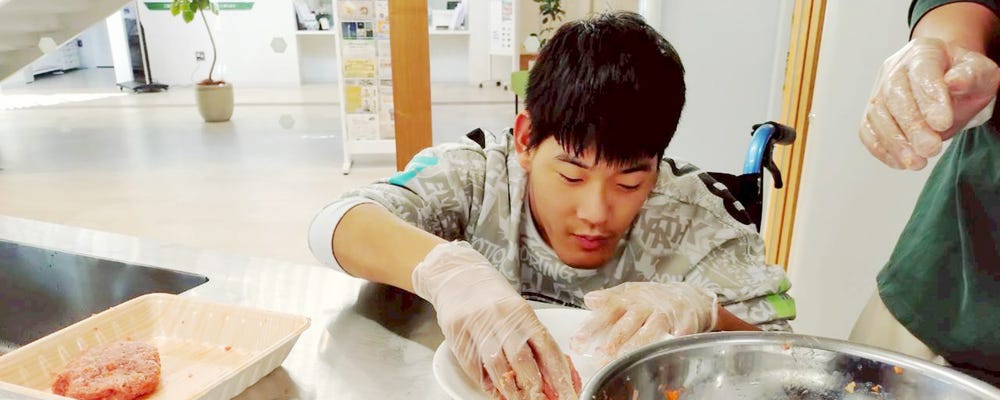 生活支援スタッフ◆月給29.5万円～／ほぼ全員未経験／定着率90％／産育休100％／残業月数時間ほど イメージ1