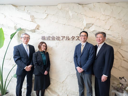 営業／既存顧客7割／年間休日124日／転勤なし／設立30年以上の安定企業でじっくりキャリアを築く イメージ1