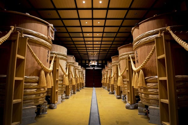 【日本酒の製造スタッフ】伝統産業、日本酒の奥深さに向き合い続ける仕事 イメージ1