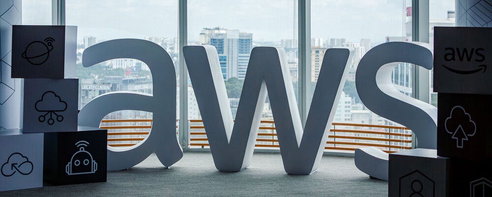 【未経験歓迎】AWSデータセンターエンジニア（1年後に正社員登用）◆複数名採用 イメージ1