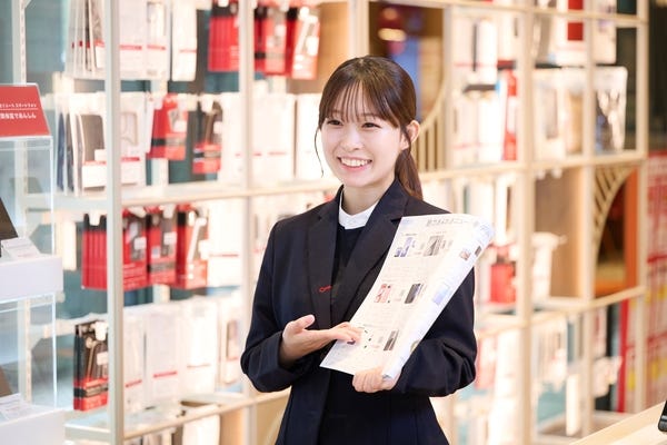 ドコモショップの携帯販売スタッフ／賞与年2回｜社会人未経験から大手正社員 イメージ1