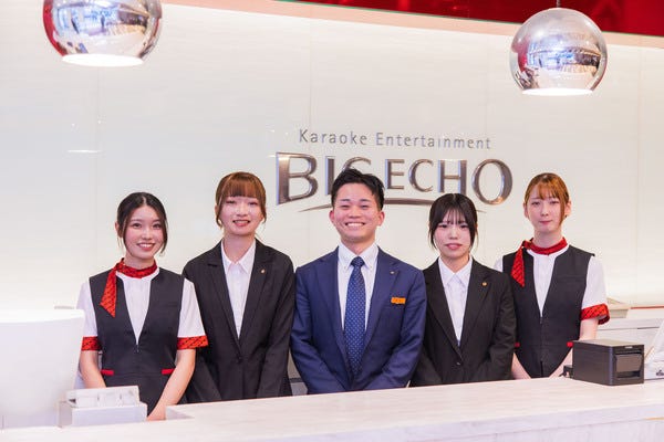 ホールスタッフ（ビッグエコー国際通り店）◆髪色自由／22時以降時給1,388円～／正社員登用あり イメージ1