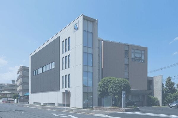 【マネジメント経験必須】医療法人の事務長／年収450万～700万円／バックオフィス改革・DXを推進 イメージ1
