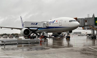 1/200 ANA ケータリングトラック B777＆A380用 ANA 全日空 A380 B777 ケータリングトラック 1/200 模型 新品 ANA