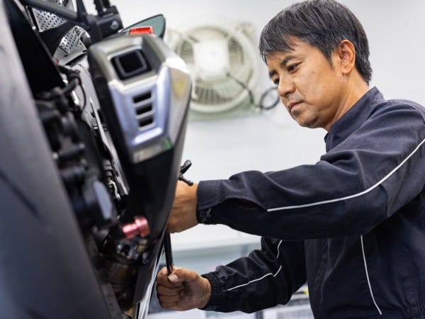 バイクへの情熱があればOK！】未経験可能／資格取得支援あり／異業種